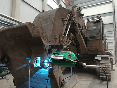 Ausgeschlagene Lagersitze reparieren: Bagger